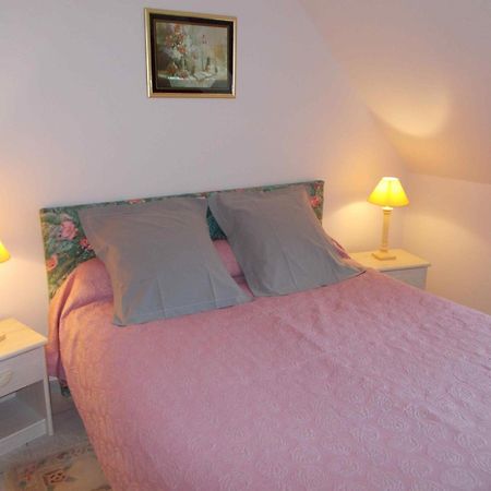 Bed and Breakfast La Bourgade Estréelles Habitación foto